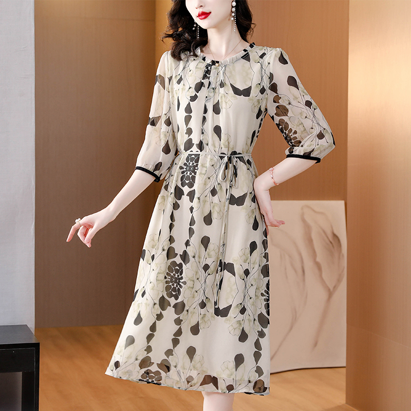 Sundress Midi Floral - Sommerliches florales weißes Seiden-Strand-Midikleid für Damen